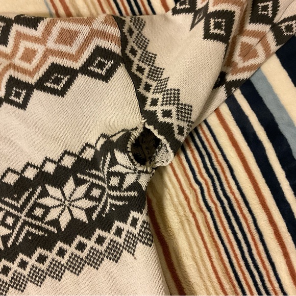 Geometric Patterned Sweater - Picture 2 of 3